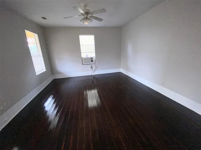 1517 Summer St — Photo 8