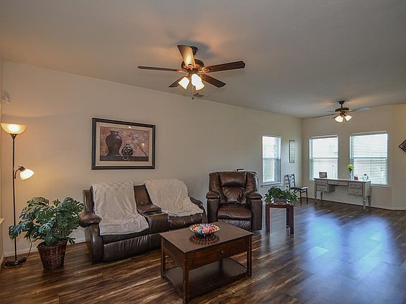3rd image of 23 Buena Park Cir