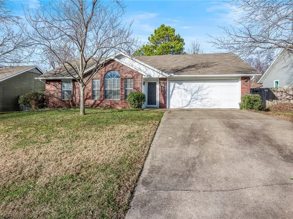 3374 W Cornell St, Fayetteville, AR 72704