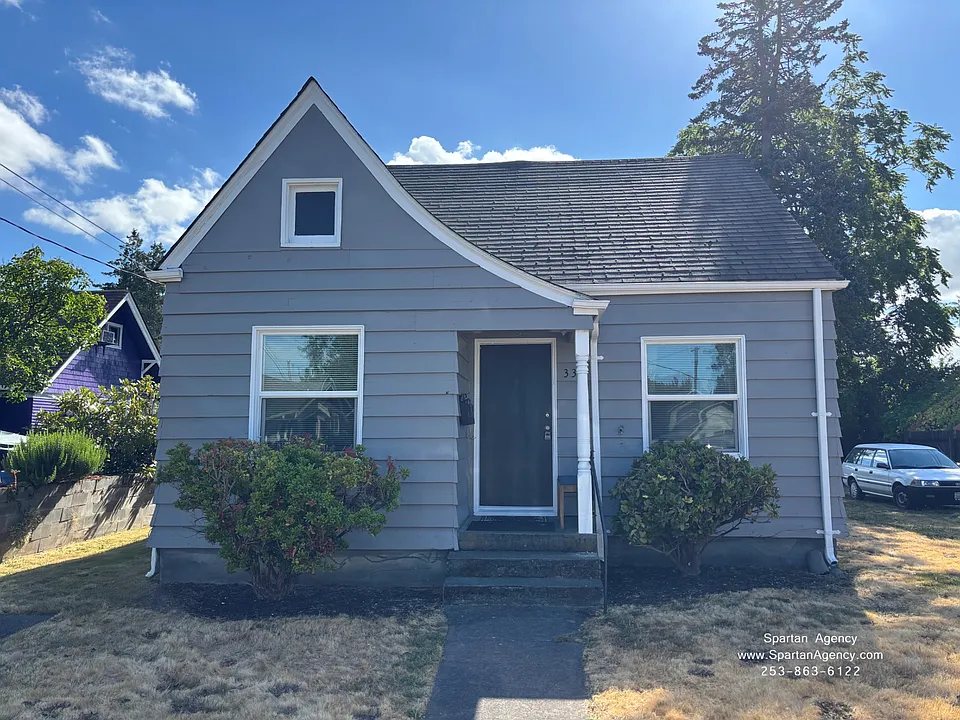 335 3rd St SE #1