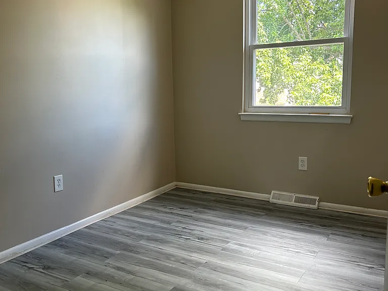 242 Daffodil Ct — Photo 7