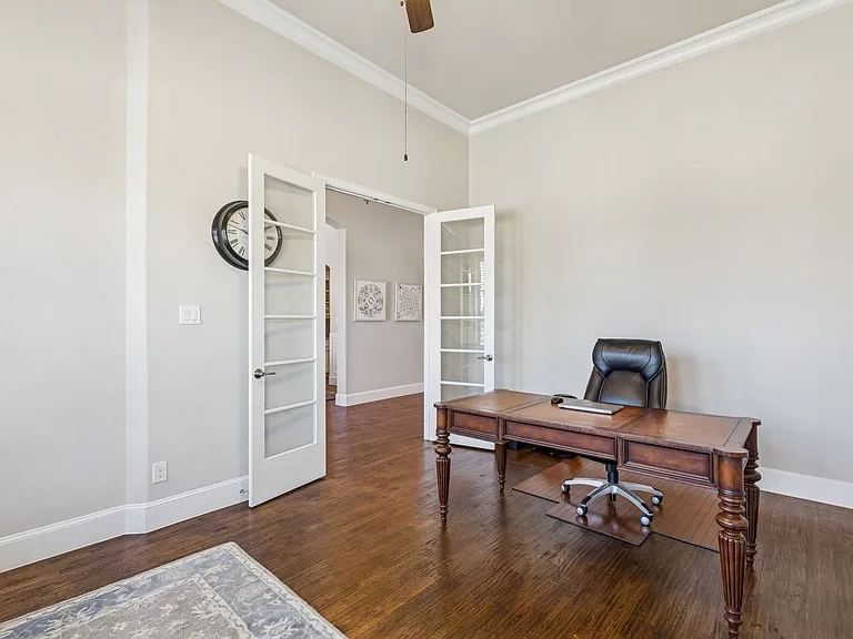 701 Cherrywood Dr — Photo 9