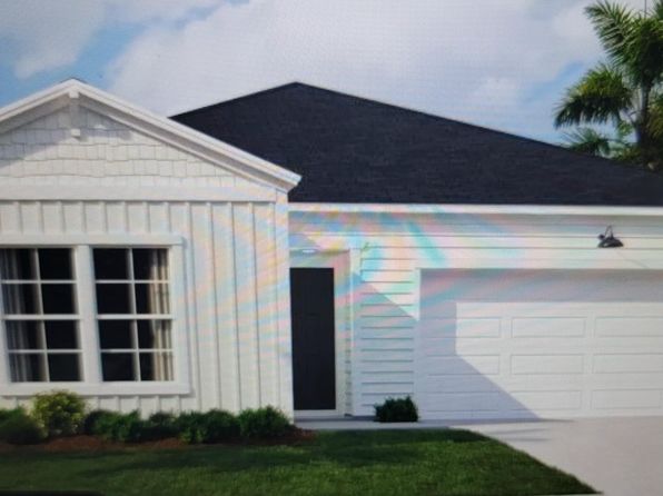 490 Ladyfish Loop NW