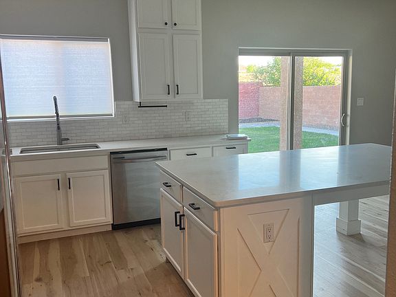 4th image of 3253 Llano Vista Loop NE