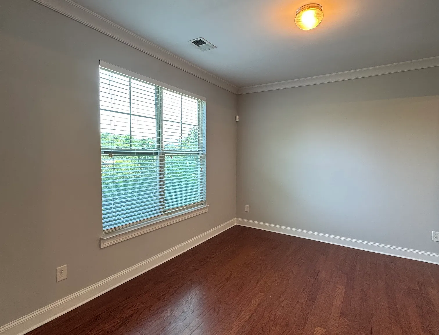 5 bed, 3.5 bath, 3372 sqft, $2,850 — Photo 3
