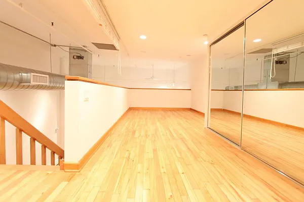 Rented by Level Group | media 7