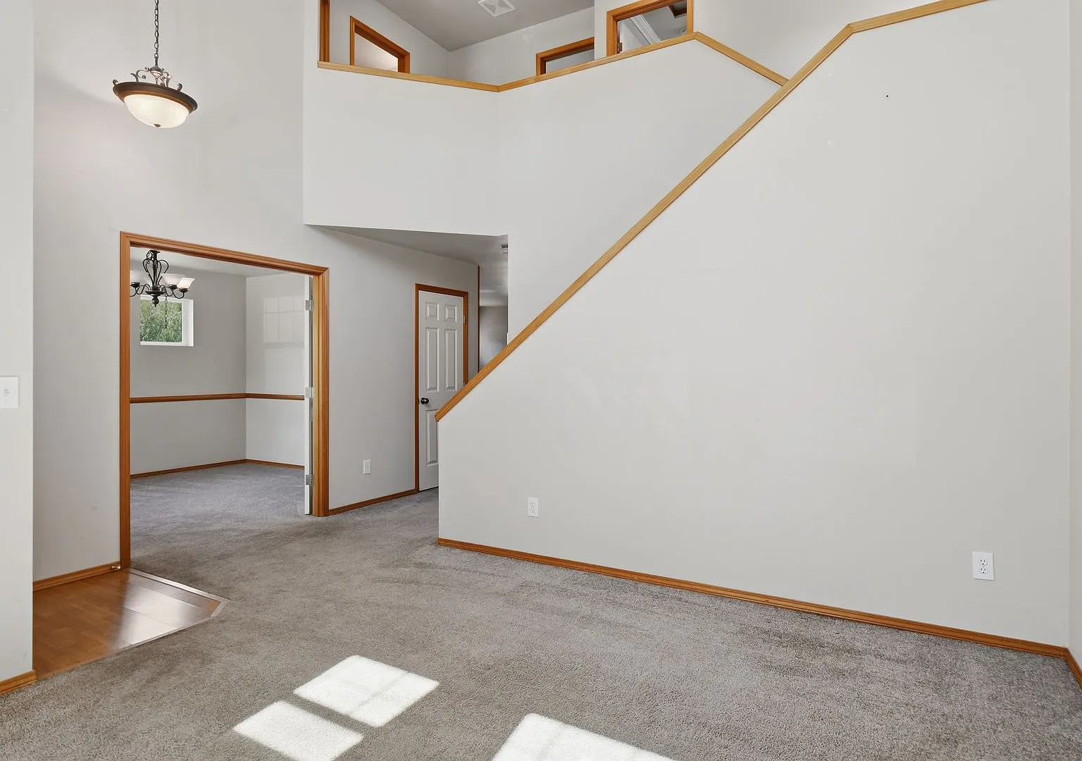 3bd/2.5ba Everett Home — Photo 3
