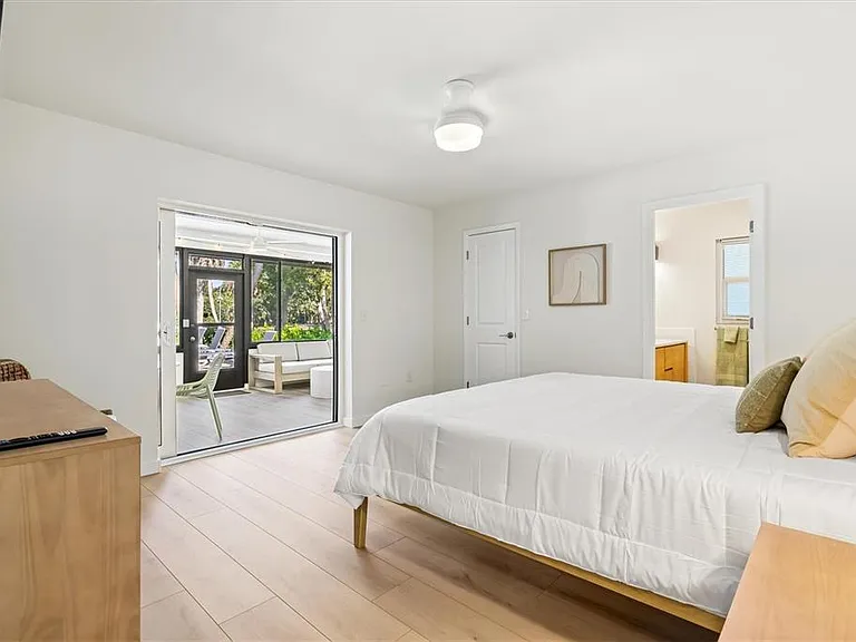 2641 Hyde Park St — Photo 34
