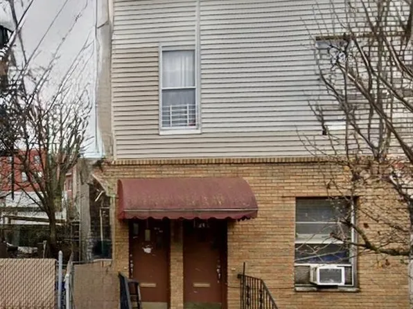 1608 Summit Avenue image 1 of 1