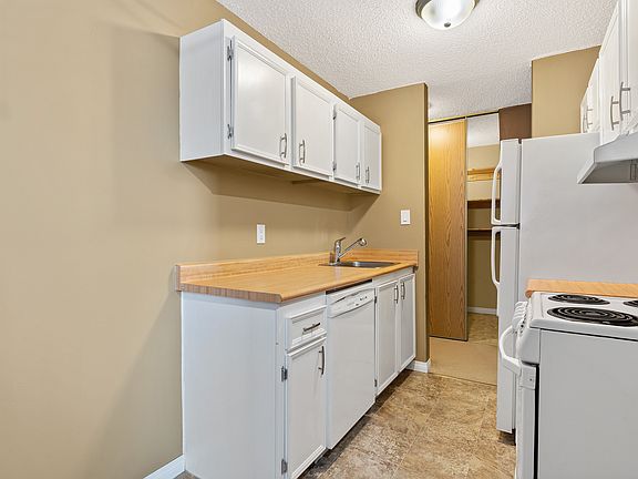 4th image of 39 Rodenbush Dr #205