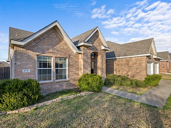 4th image of 2721 Clubhouse Dr