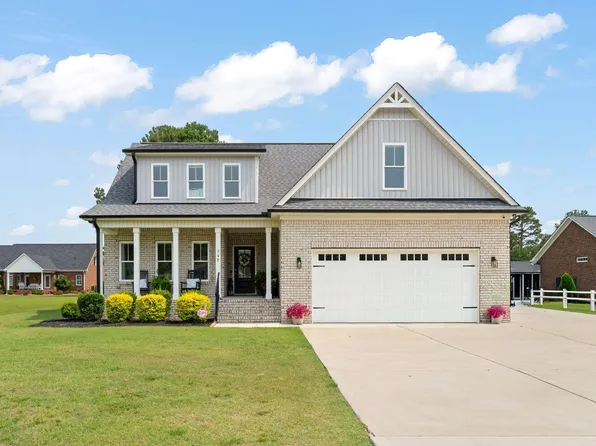 748 Old School Rd, Four Oaks, NC 27524