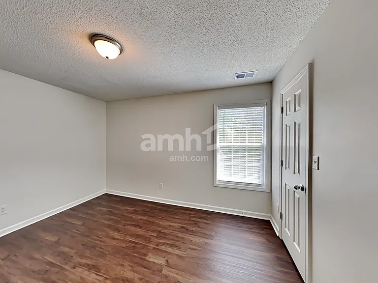 208 Mackenzie Ct — Photo 14