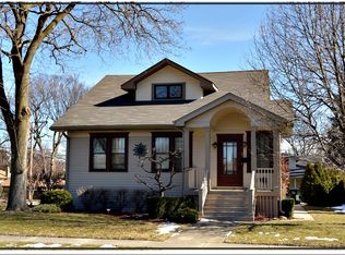 1 S Maple St, Mount Prospect, IL 60056