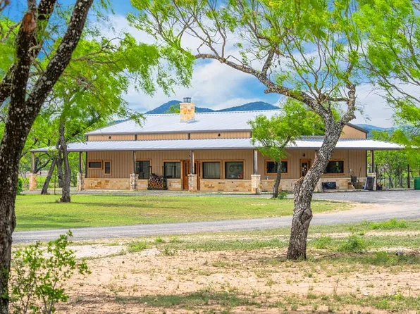 1065 B And R Rd, Utopia, TX 78884