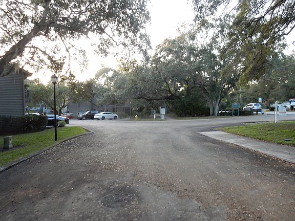 5th image of 2005 Arbor Dr