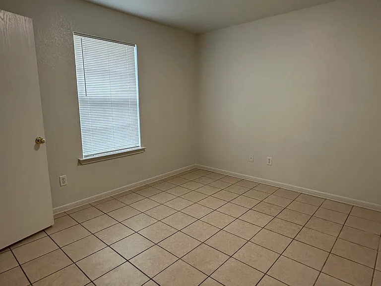 409 Justin Ln #A — Photo 12