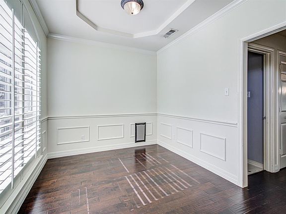4th image of 2405 Greenwich Dr