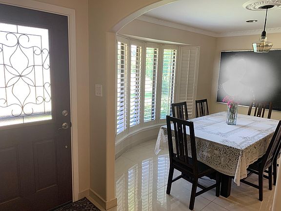 4th image of 2905 Country Place Dr