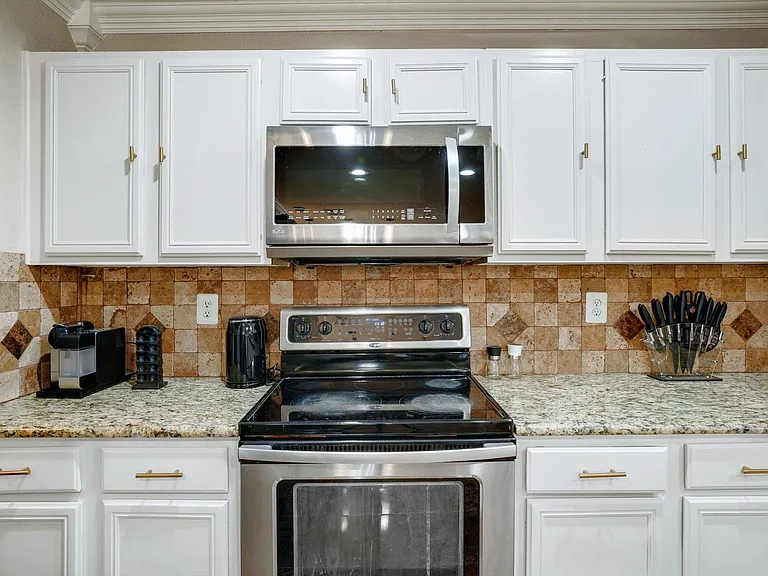 2952 Barberini Dr — Photo 11