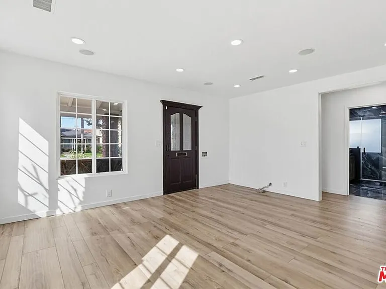 2200 Easy Ave — Photo 8