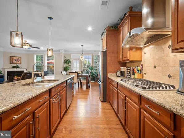 24619 Greysteel Sq, Aldie, VA 20105