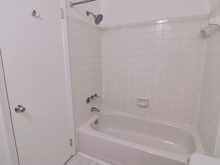 13 Pickering Ct #102 — Photo 11