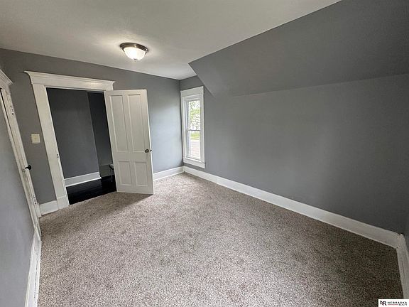 5th image of 301 Francis St