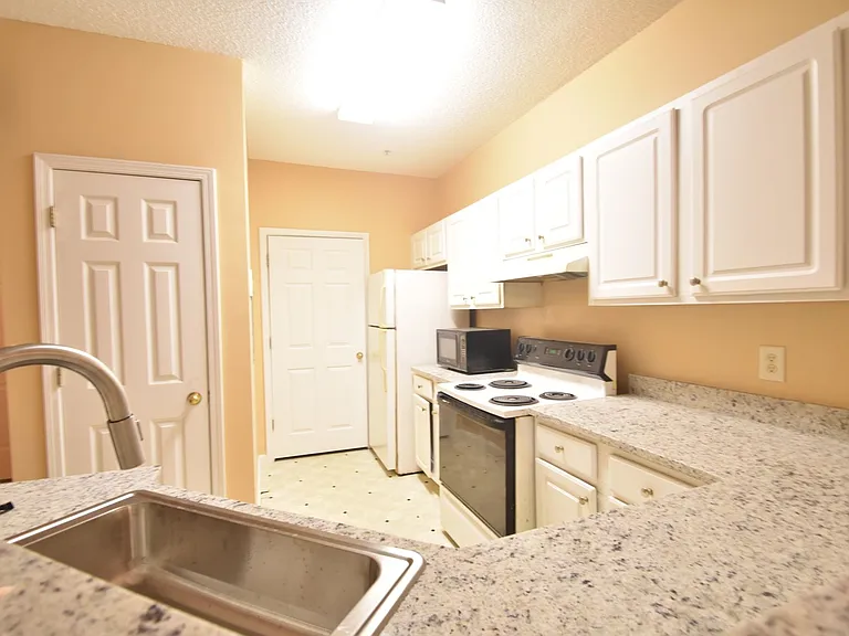 1202 Walden Park Dr — Photo 6