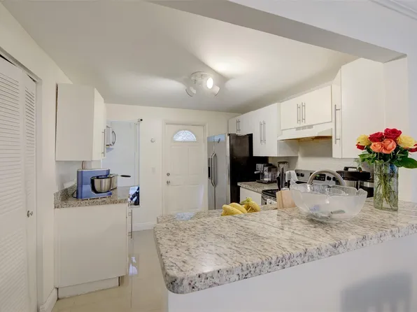 3777 NW 78th Avenue #10d, Hollywood, FL 33024