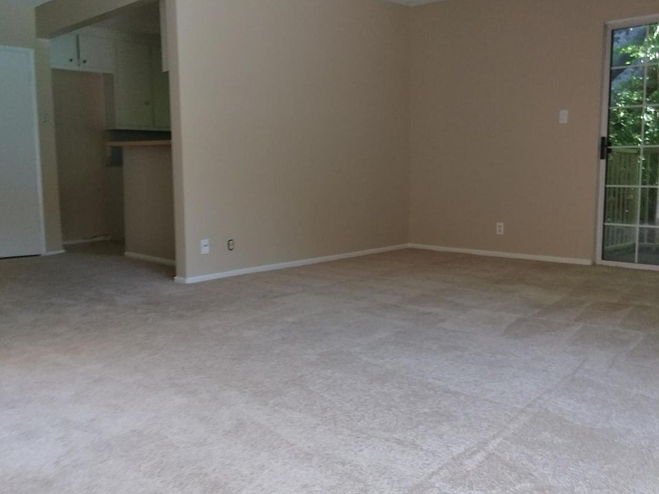 2nd image of 14332 Riverside Dr APT 3