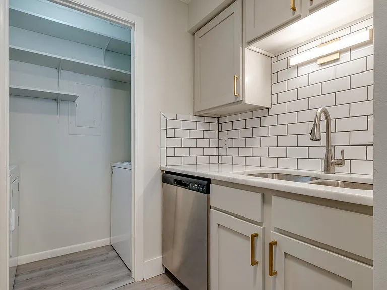 Summit Ridge Dr — Photo 12