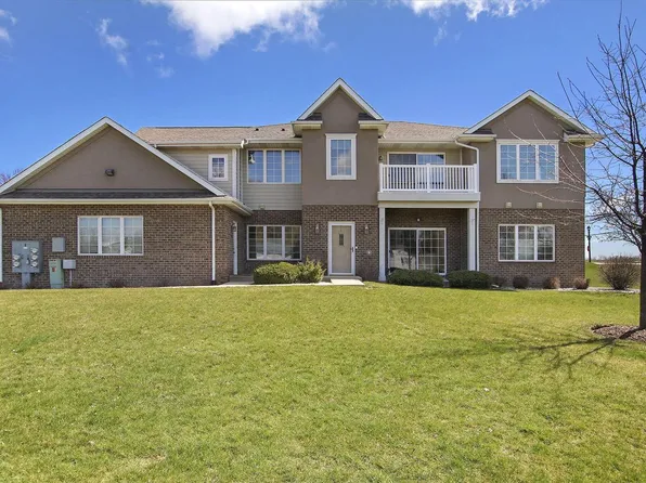 9298 66th AVENUE #53, Pleasant Prairie, WI 53158