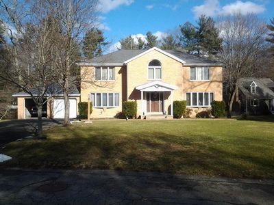 135 Lori Ln, Taunton, MA, 02780