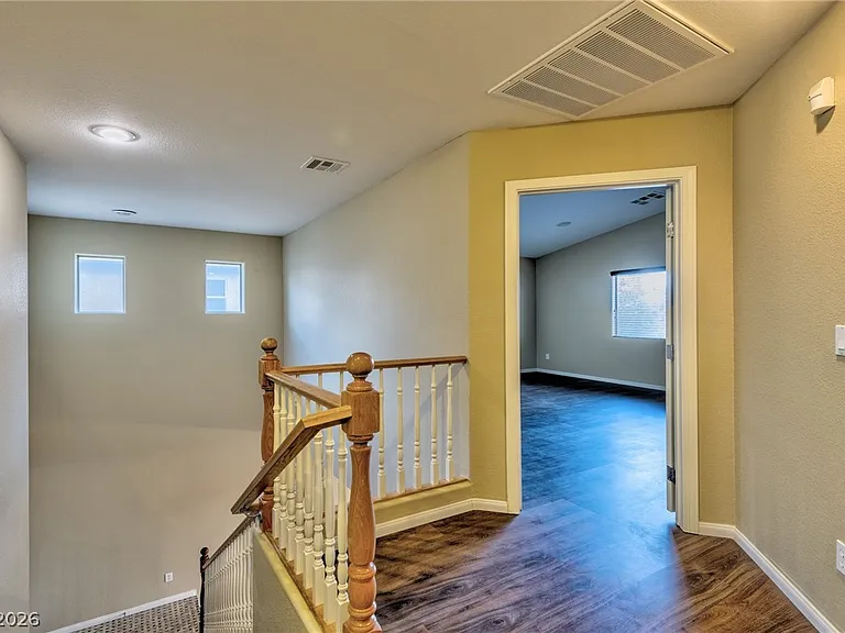 5288 Judkins Dr — Photo 12