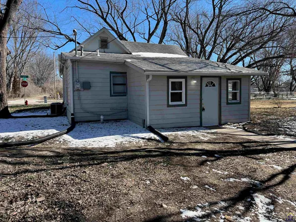 1835 NW Tyler St, Topeka, KS 66608