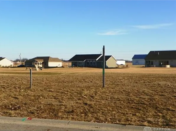207 Greystone Ln, Anna, OH 45302