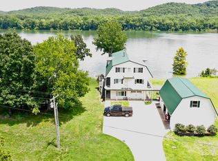 137 Riverview Dr, Decaturville, TN 38329