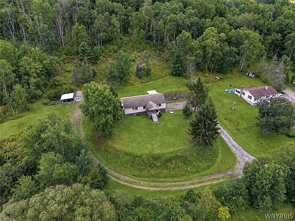 3rd image of 9661 Valley View Rd