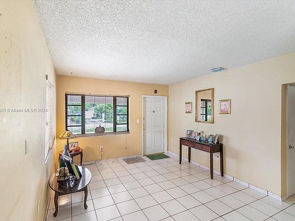 5th image of 526 E 54th St