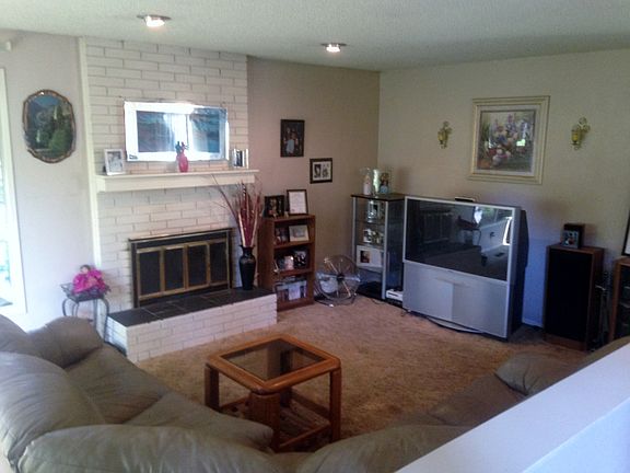 3rd image of 952 Shasta Dr