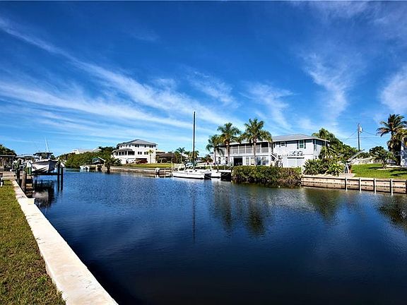 3rd image of 24286 Buccaneer Blvd