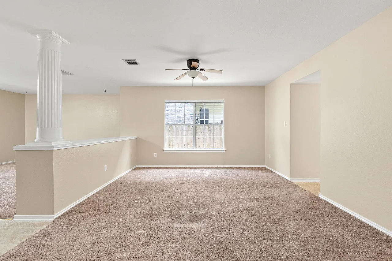 4 bed, 3743 sqft, $3,400 — Photo 3