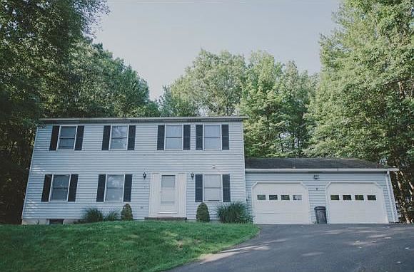 1st image of 4 Oakridge Dr