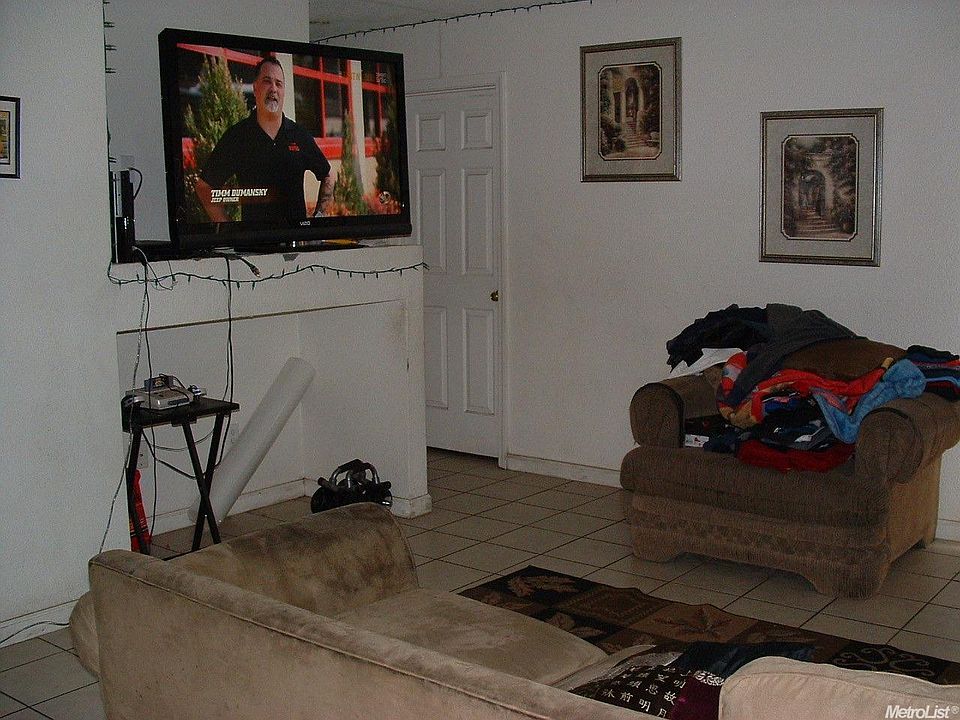 2nd image of 424 Eider Dr