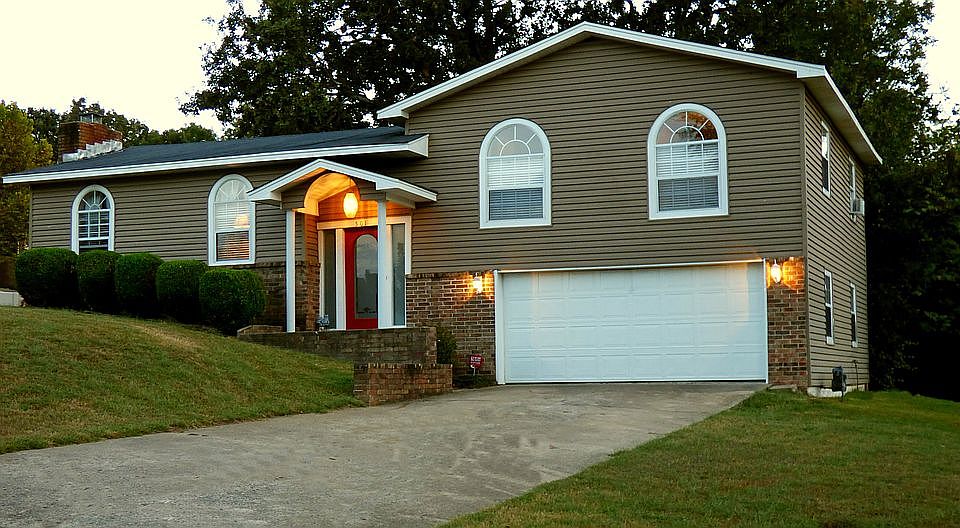 1st image of 501 Evergreen Dr