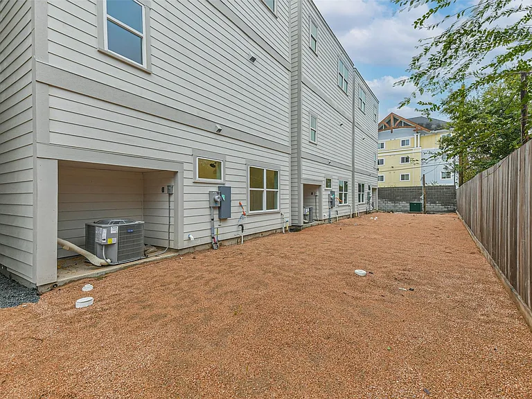 7709 Earl Rudder Way — Photo 33