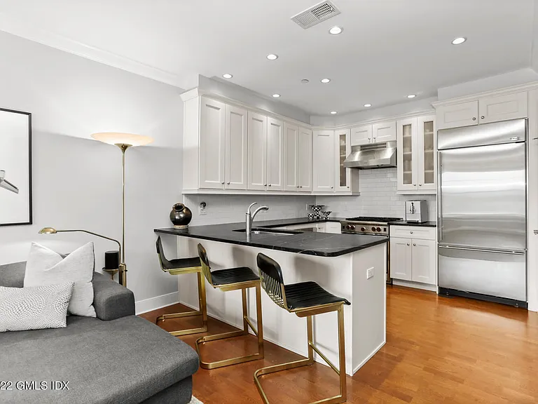 77 Havemeyer Ln #314 — Photo 6