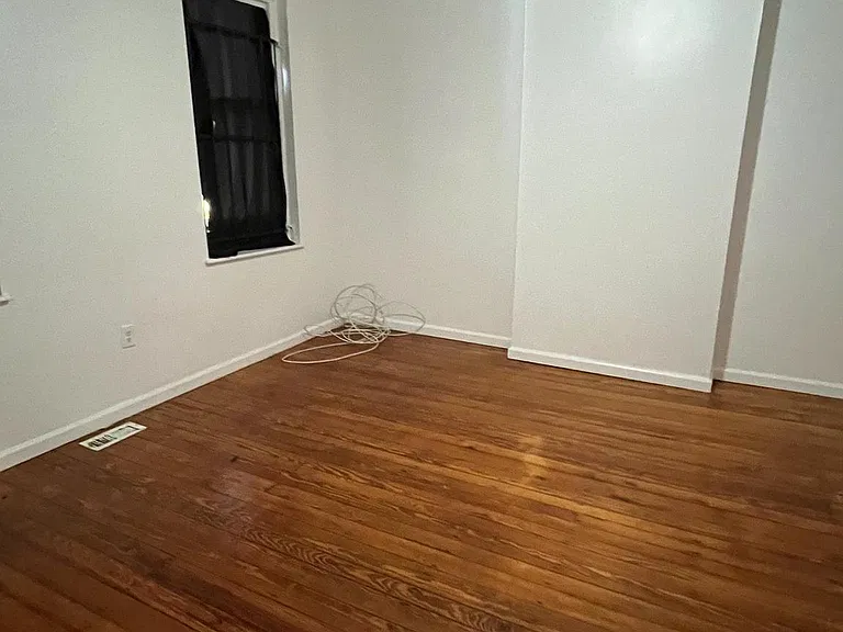 2823 Amber St — Photo 11