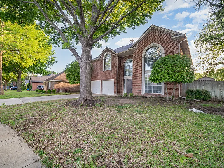 1908 Wood Crest Dr — Photo 6